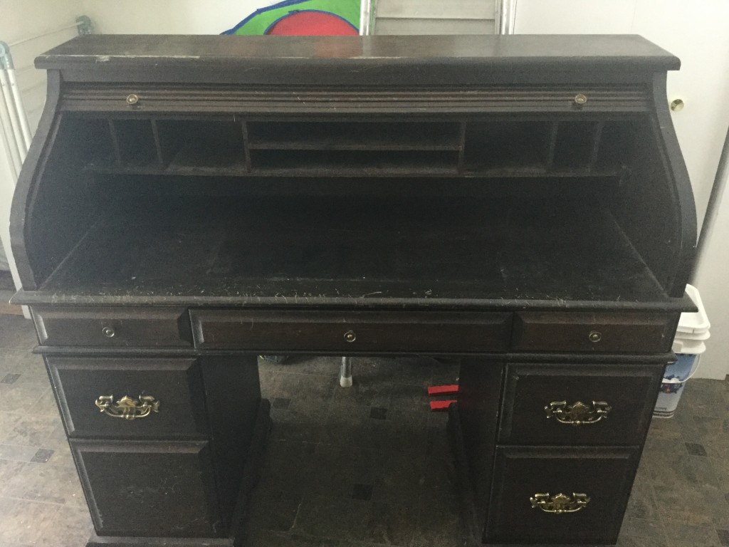 Roll top desk